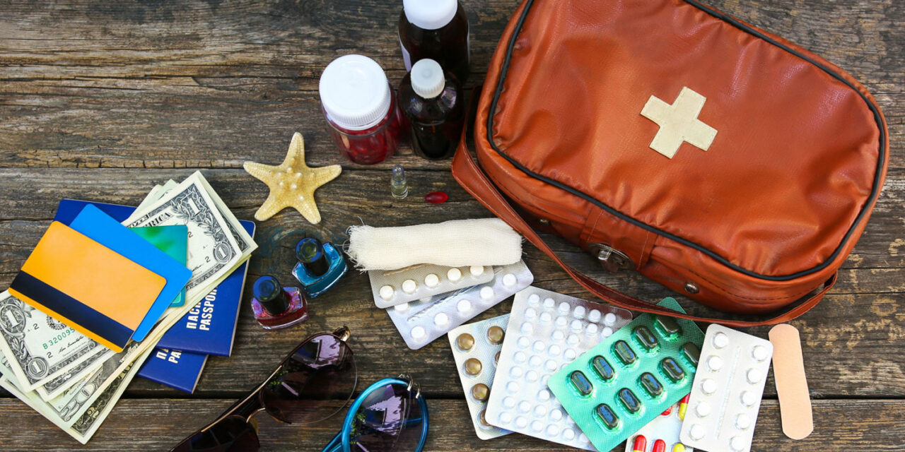 ¿Viajas durante el verano? Así debes transportar tus medicamentos si vives con una condición crónica