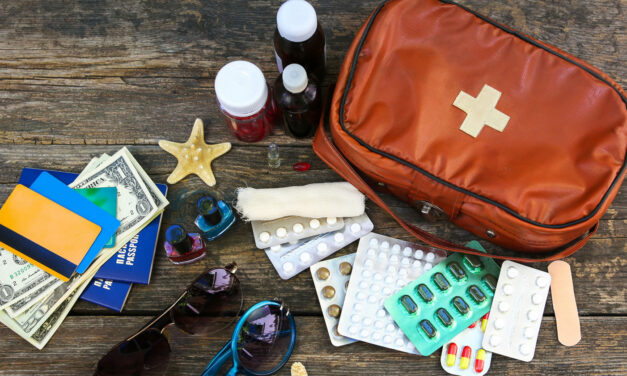 ¿Viajas durante el verano? Así debes transportar tus medicamentos si vives con una condición crónica